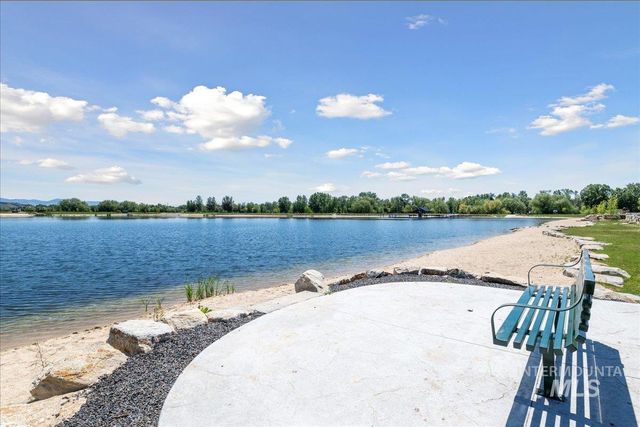 92 S Wildgrass Way, Star, ID 83669