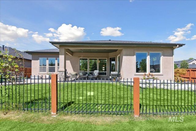 92 S Wildgrass Way, Star, ID 83669