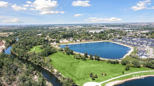 92 S Wildgrass Way, Star, ID 83669