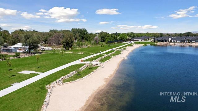 92 S Wildgrass Way, Star, ID 83669