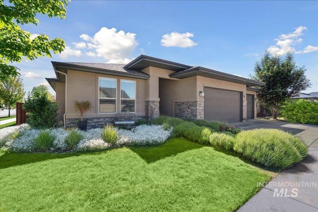 92 S Wildgrass Way, Star, ID 83669