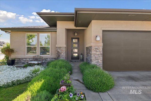 92 S Wildgrass Way, Star, ID 83669