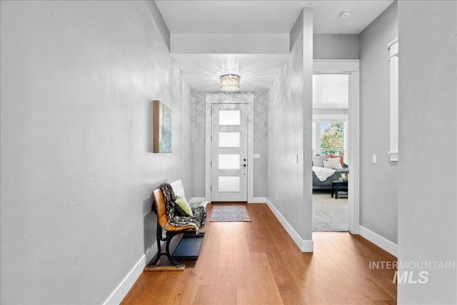 92 S Wildgrass Way, Star, ID 83669