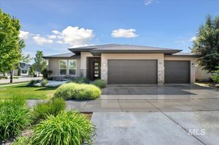 92 S Wildgrass Way, Star, ID 83669