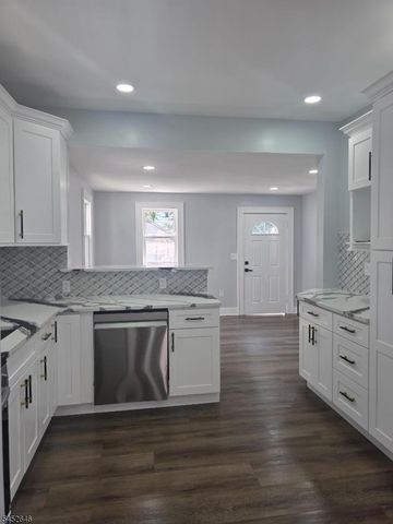 270 40Th St, Irvington Twp., NJ 07111