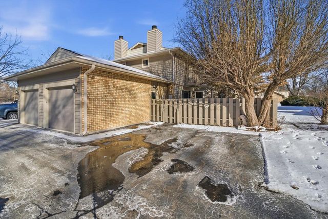 16370 W Coachlight DRIVE, New Berlin, WI 53151