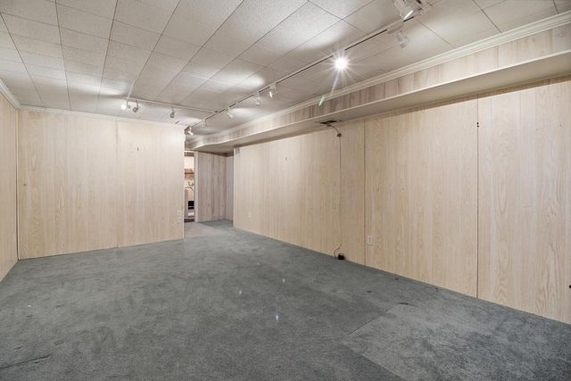 16370 W Coachlight DRIVE, New Berlin, WI 53151