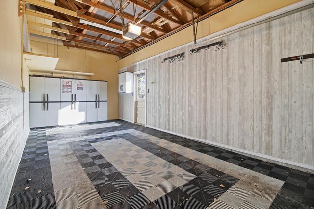 16370 W Coachlight DRIVE, New Berlin, WI 53151