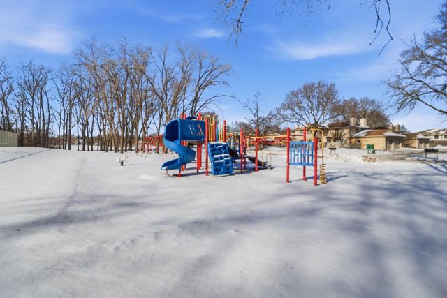 16370 W Coachlight DRIVE, New Berlin, WI 53151