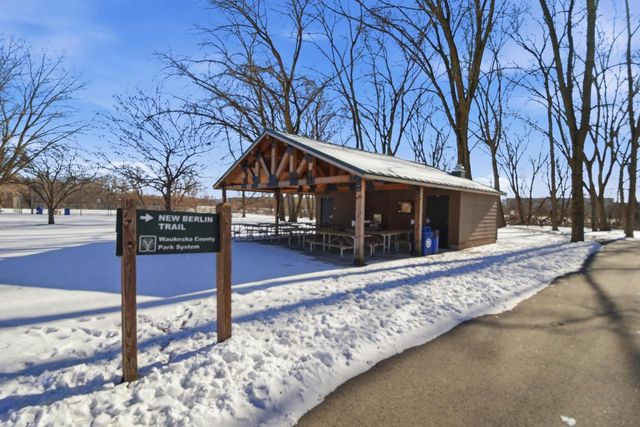 16370 W Coachlight DRIVE, New Berlin, WI 53151