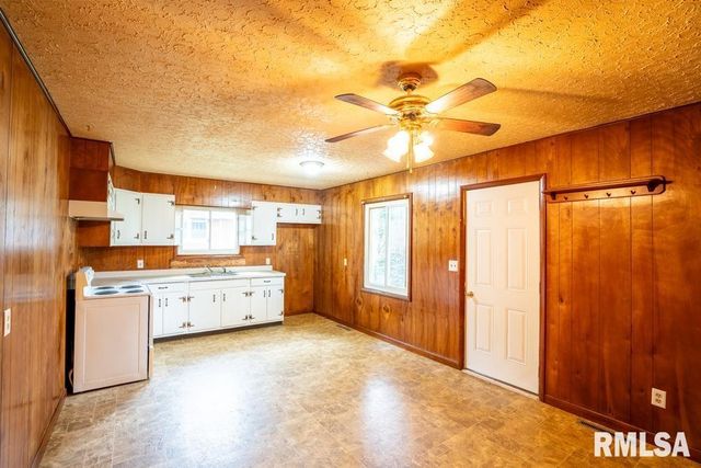 603 S MAPLE Street, West Frankfort, IL 62896