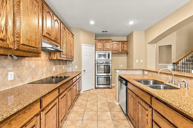 1713 Chessington Lane, Mckinney, TX 75072