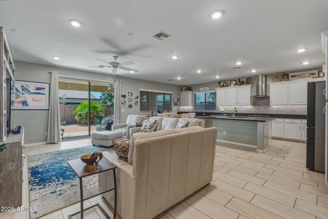 17157 W LAURIE Lane, Waddell, AZ 85355