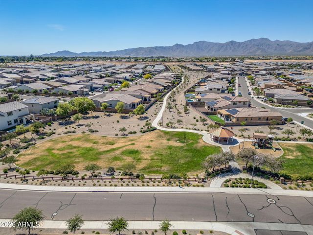 17157 W LAURIE Lane, Waddell, AZ 85355