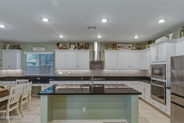 17157 W LAURIE Lane, Waddell, AZ 85355