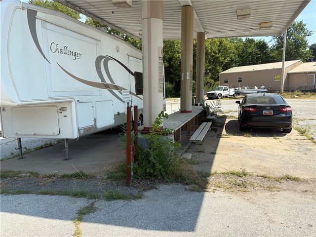 204 NE 1st Avenue, Gravette, AR 72736