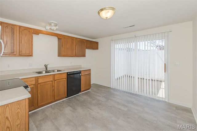 1017 Arlington Court, Warrenton, MO 63383