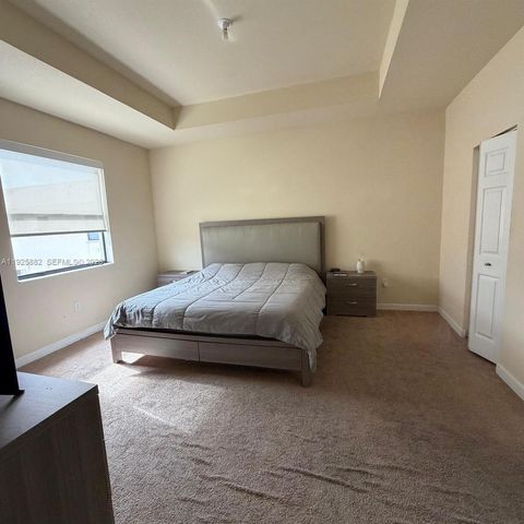 9820 NW 88th St, Doral, FL 33178