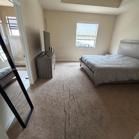 9820 NW 88th St, Doral, FL 33178