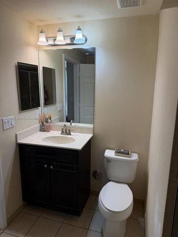 9820 NW 88th St, Doral, FL 33178