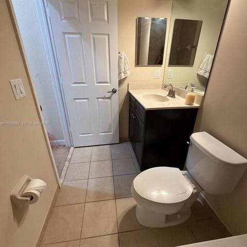 9820 NW 88th St, Doral, FL 33178