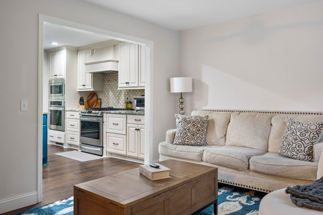 506 Fairington Drive, Summerville, SC 29485