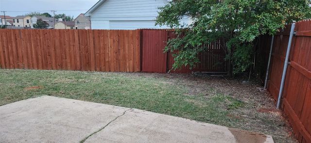 200 Seagull Court, Irving, TX 75060