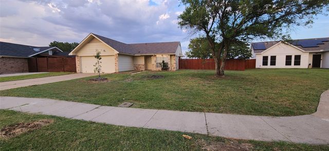 200 Seagull Court, Irving, TX 75060