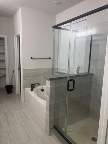 4304 Expedition Drive, Oak Point, TX 75068