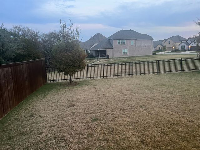 4304 Expedition Drive, Oak Point, TX 75068