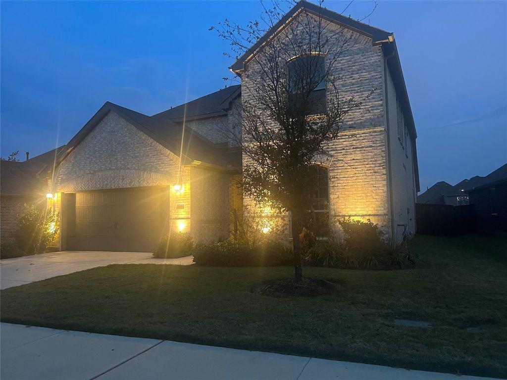 4304 Expedition Drive, Oak Point, TX 75068