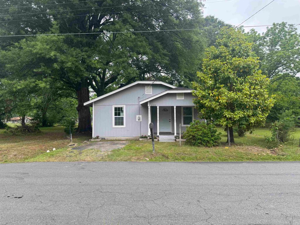 2211 W Saracen, Pine Bluff, AR 71601