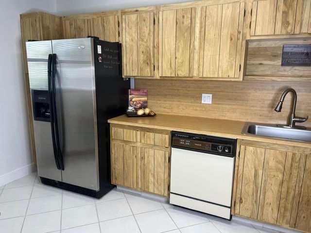 2638 Gately Drive E 112, West Palm Beach, FL 33415