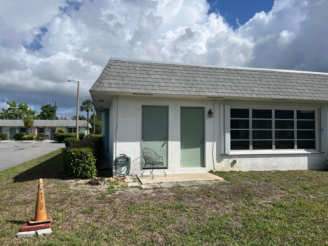 2638 Gately Drive E 112, West Palm Beach, FL 33415