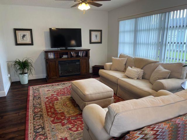 2638 Gately Drive E 112, West Palm Beach, FL 33415