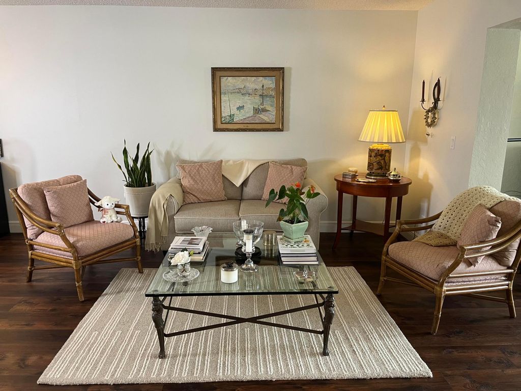 2638 Gately Drive E 112, West Palm Beach, FL 33415