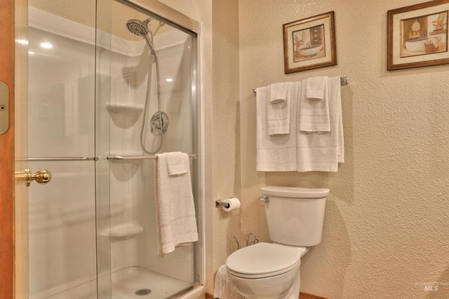 2051 N Applewood Place, Meridian, ID 83642