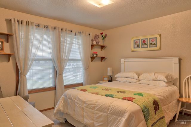 2051 N Applewood Place, Meridian, ID 83642