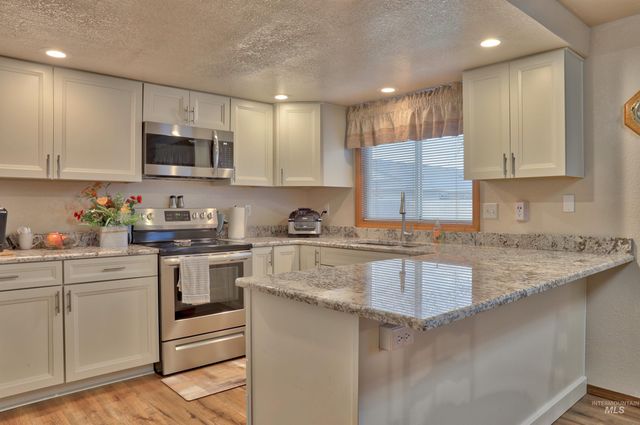 2051 N Applewood Place, Meridian, ID 83642