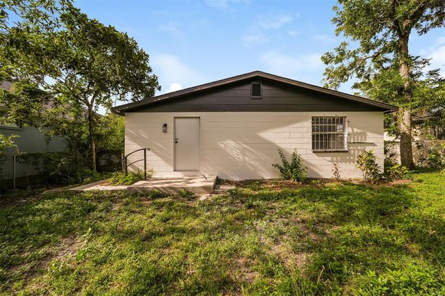2614 E CAYUGA STREET, Tampa, FL 33610