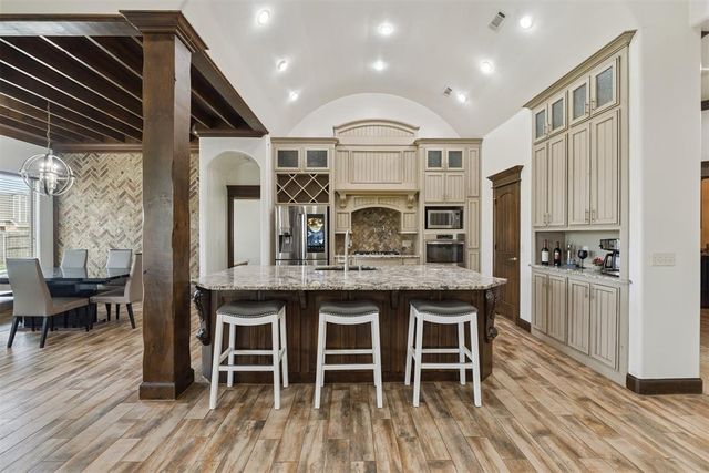 4309 Bridge Wood Lane, Oklahoma City, OK 73179