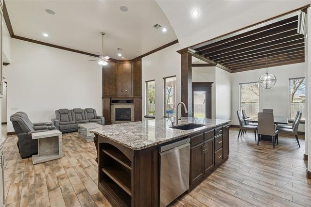 4309 Bridge Wood Lane, Oklahoma City, OK 73179