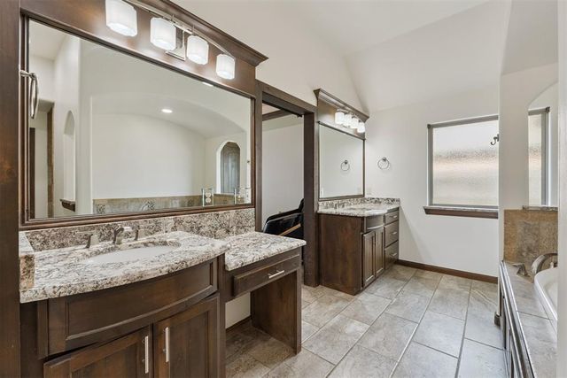 4309 Bridge Wood Lane, Oklahoma City, OK 73179