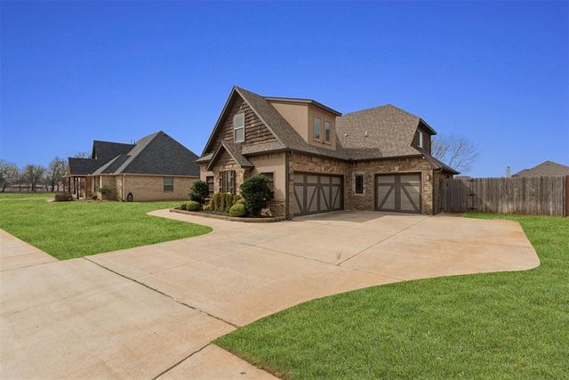 4309 Bridge Wood Lane, Oklahoma City, OK 73179