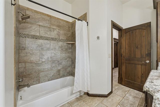 4309 Bridge Wood Lane, Oklahoma City, OK 73179