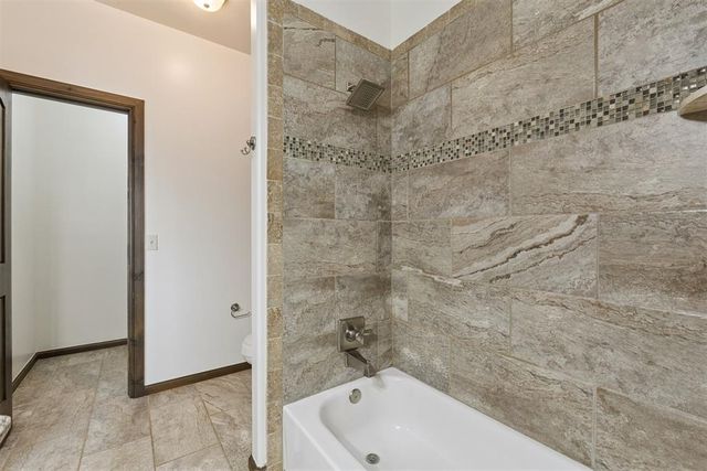 4309 Bridge Wood Lane, Oklahoma City, OK 73179