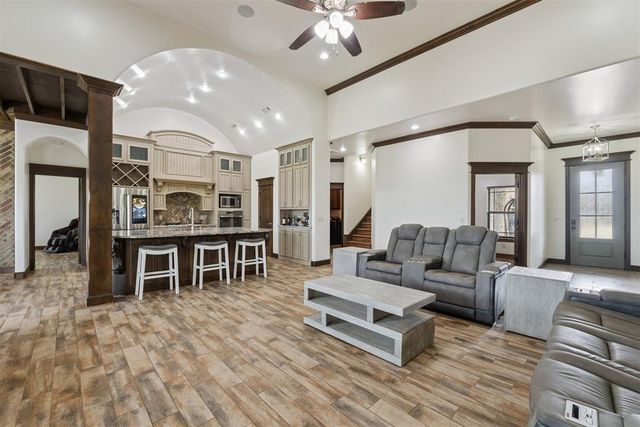 4309 Bridge Wood Lane, Oklahoma City, OK 73179