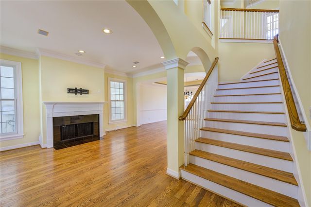 2124 Nantucket Drive B, Houston, TX 77057