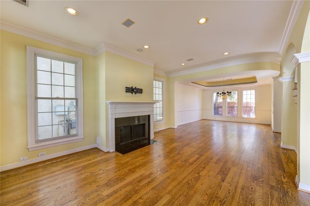 2124 Nantucket Drive B, Houston, TX 77057