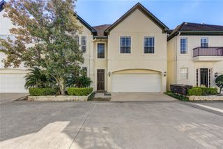 2124 Nantucket Drive B, Houston, TX 77057